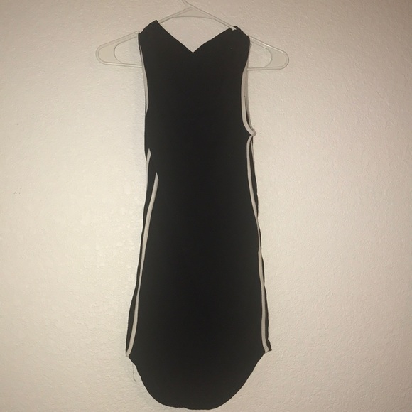 Hooded dress - Picture 2 of 3